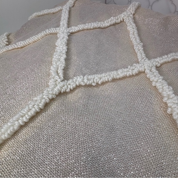 Pottery Barn Kids Luxury Crib Skirt - Picture 2 of 8